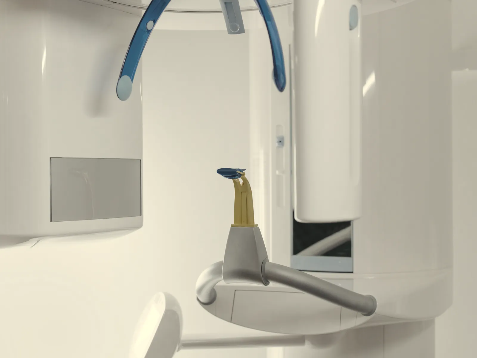 Detalle de un equipo de radiología dental 3D, con el soporte de mordida en primer plano